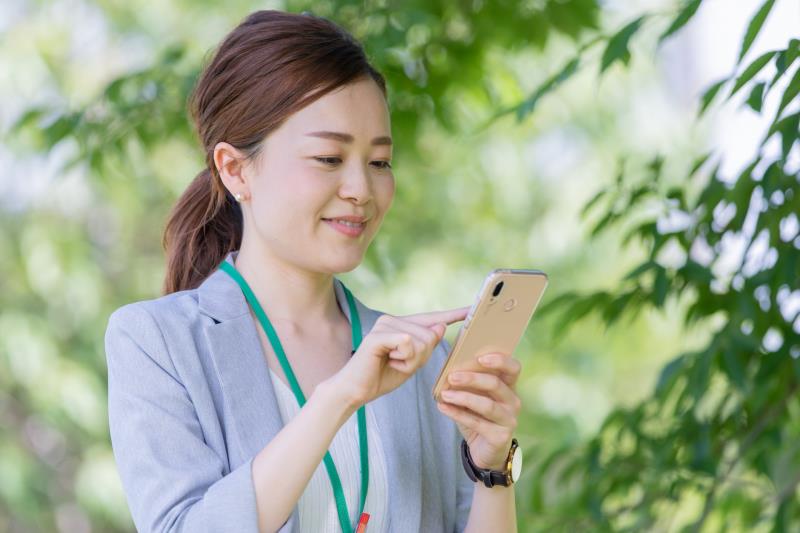 �d���̋x�e���ɃX�}�z�Ŋw�K���鏗��